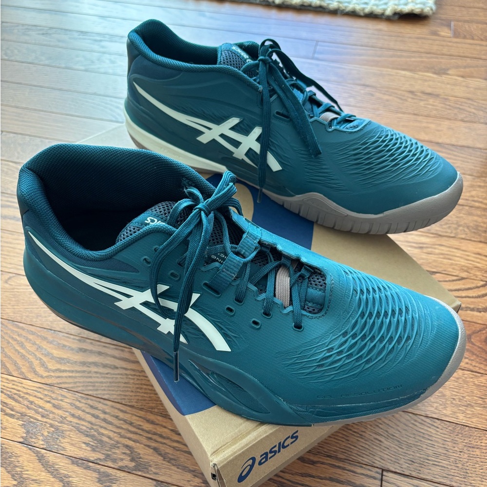 Asics Saxon Green Sneakers with White Logo - Picture 9 of 10